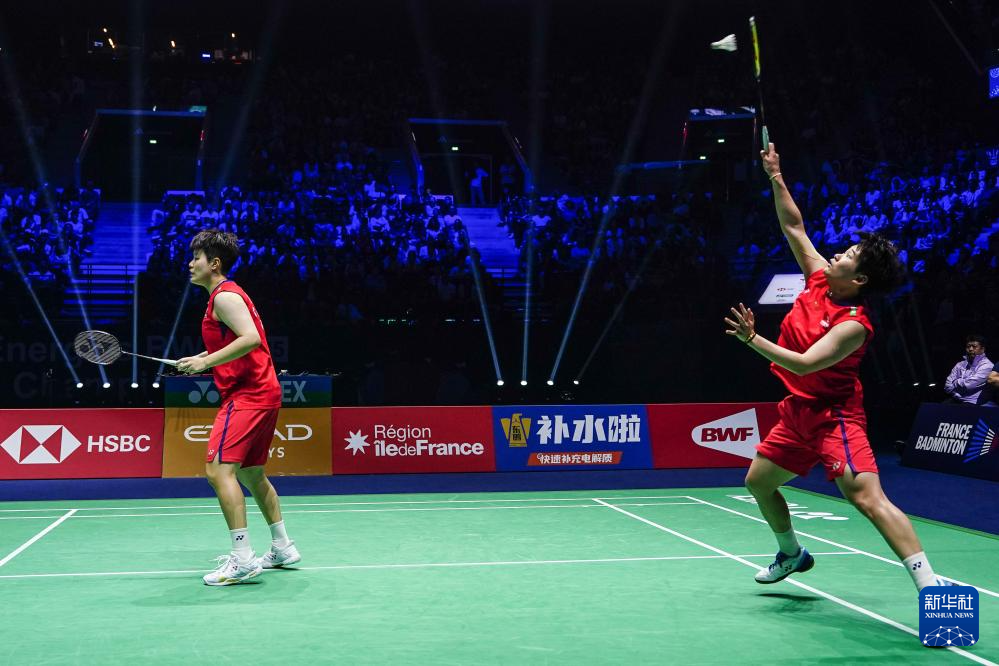 在球迷中掀 在球迷中掀